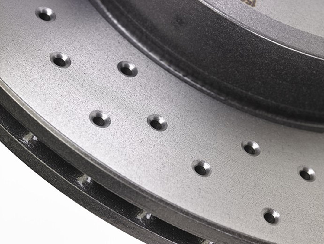 Brembo Bremsscheibe für den Ersatzteilmarkt aus Gusseisen Modell Xtra gelocht belüftet mit UV-Lackierung